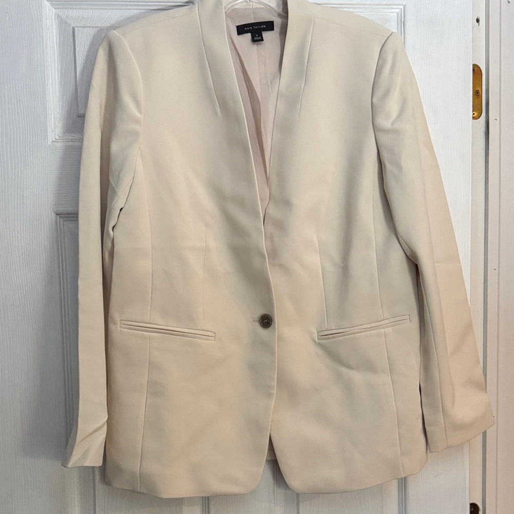 Ann Taylor Women's Beige Blazer